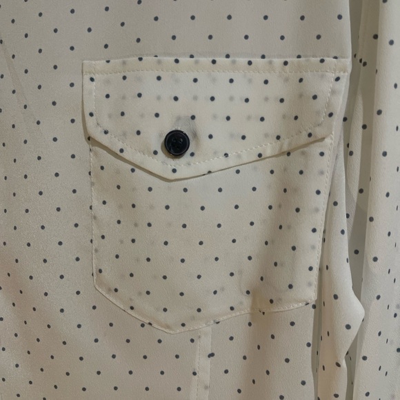 NWT Pendleton blouse. Blue/white polka dots. Size 18. Front pockets. - Picture 3 of 4